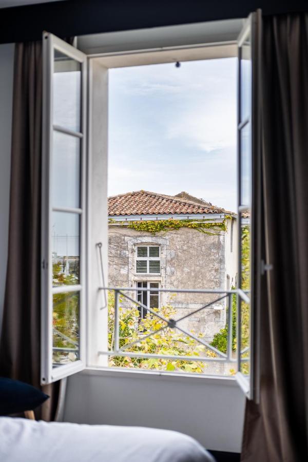 Hotel Le Francais La Flotte Luaran gambar